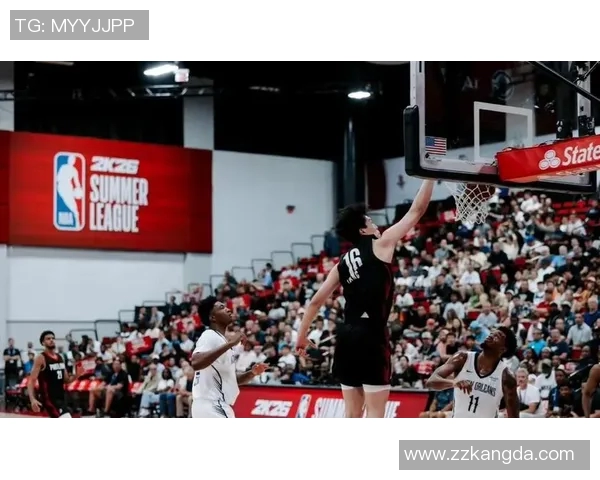 杨瀚森防守失误引争议！开拓者胜鹈鹕赛后周琦点评年轻球员表现